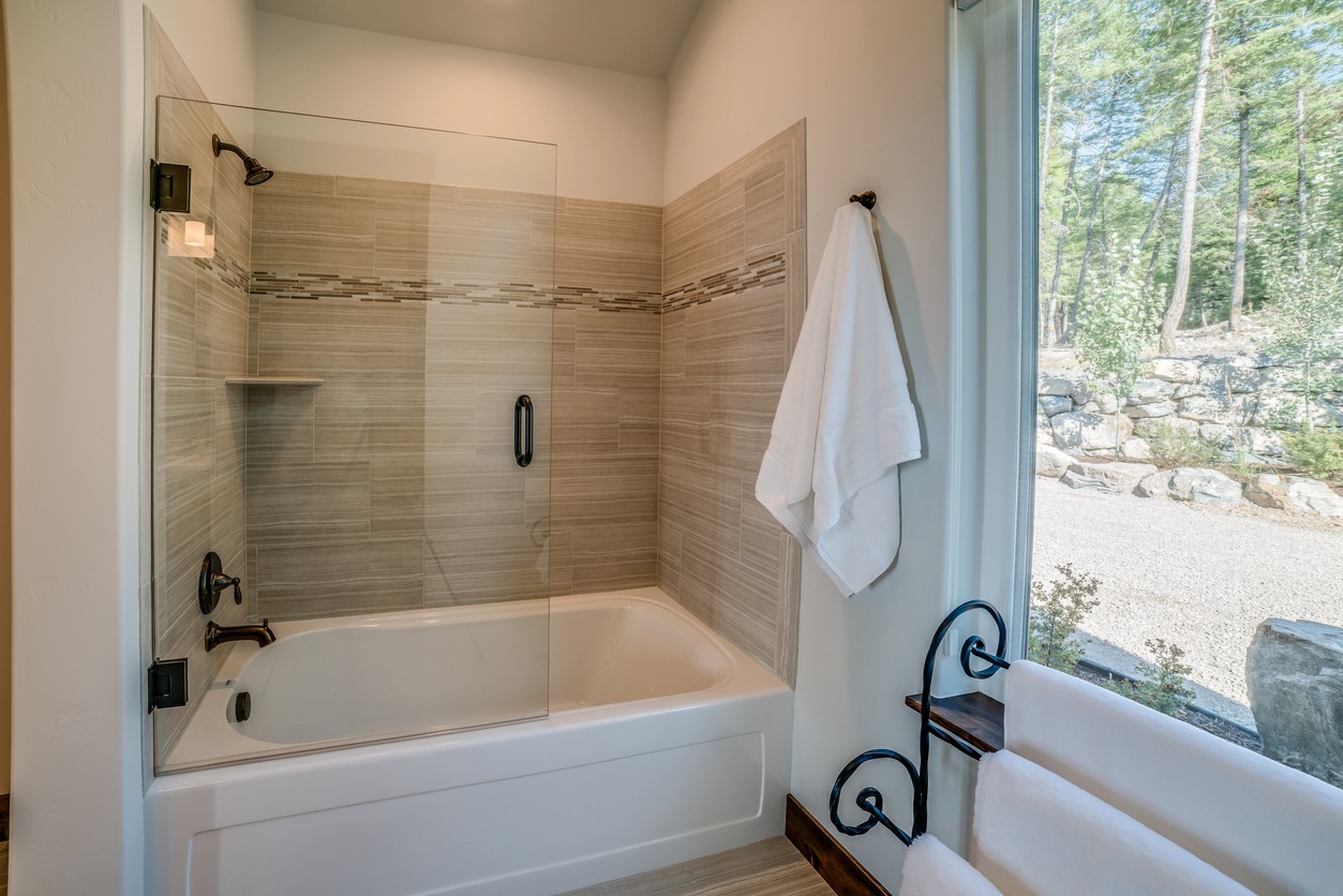 Shower & Tub Installation in Medley